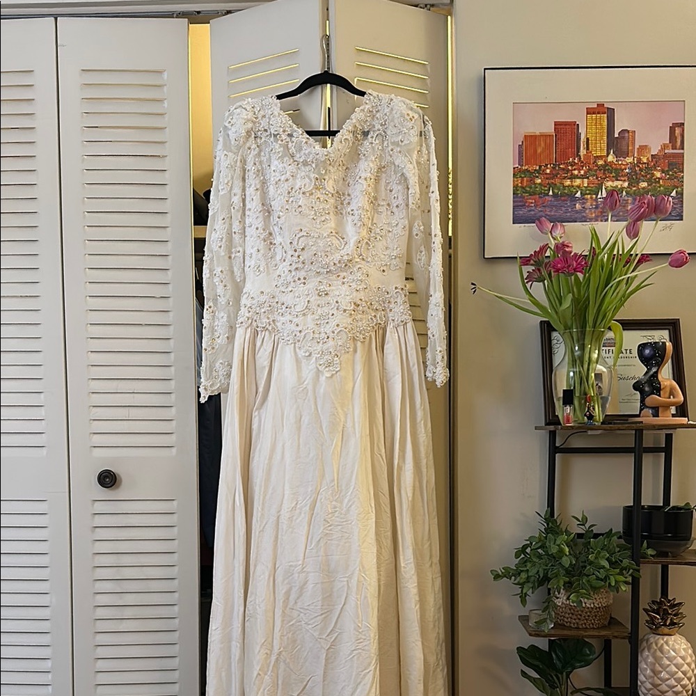 Elegant White Lace Vintage Dress